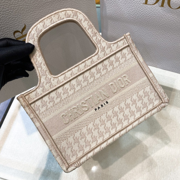D*or book tote mini