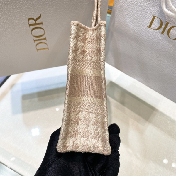 D*or book tote mini