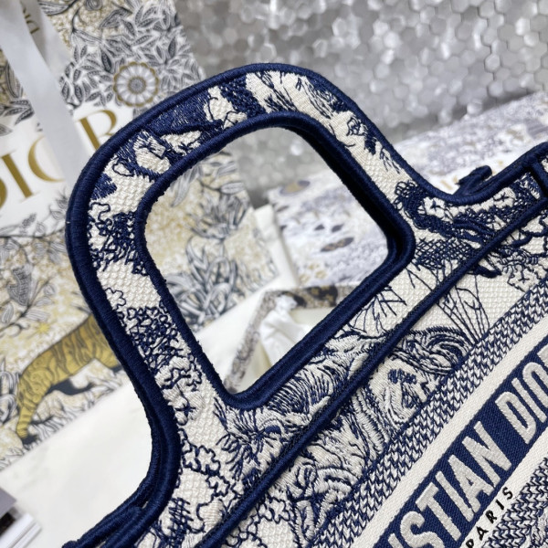 D*or book tote mini