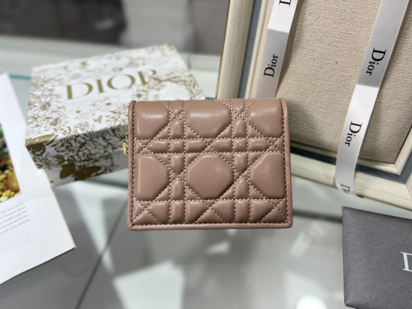 D*or wallet