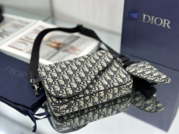 D*or saddle triple pouch