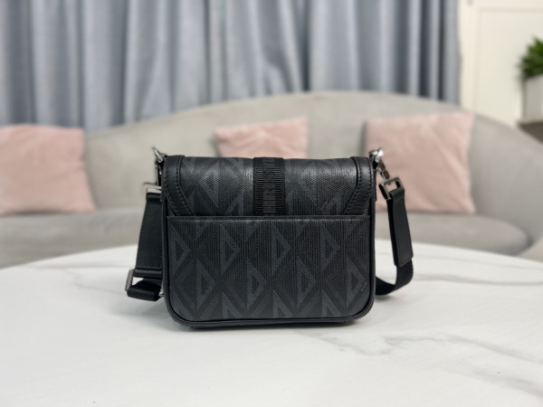 D*or mini hit the road bag with strap