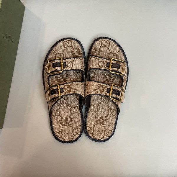 G*u*i slipper