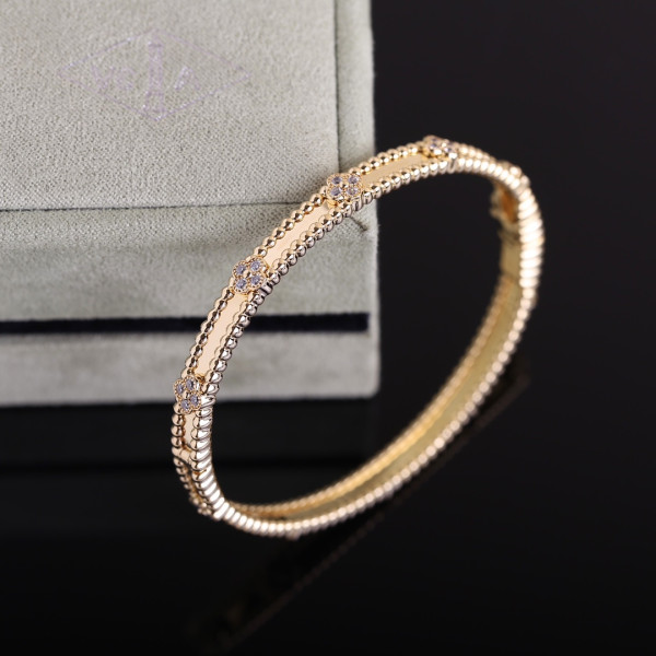 Van Cleef & Arpels Perlée BRACELET
