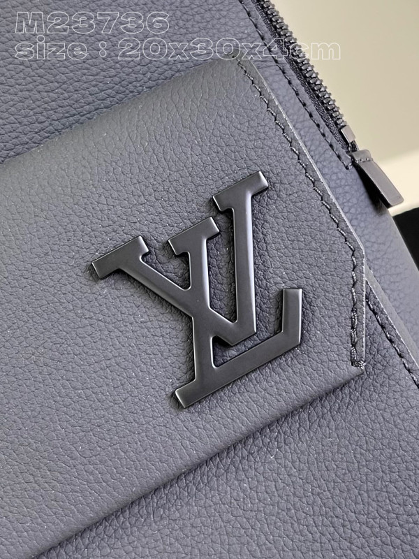 l**is V*t*n pilot slingbag