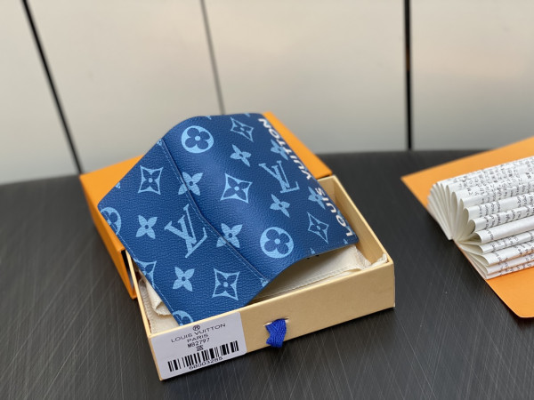 l**is V*t*n pocket organizer