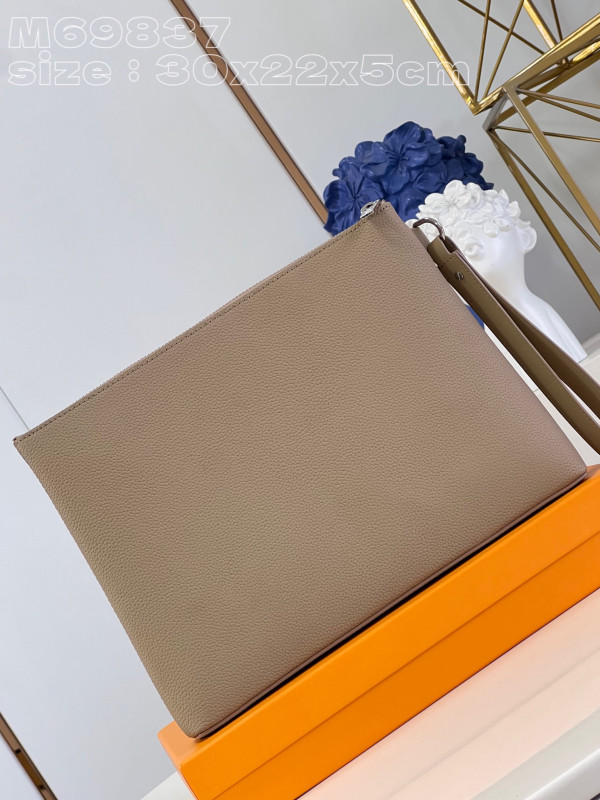 l**is V*t*n ipad pouch