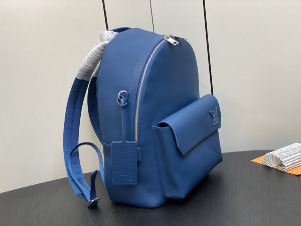 l**is V*t*n takeoff backpack