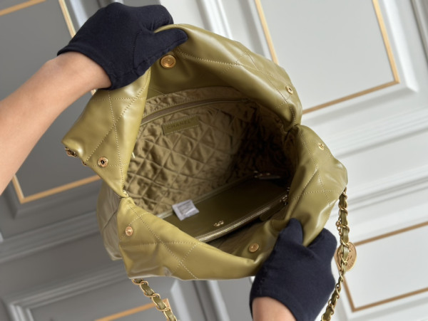 CL 22 SMALL HANDBAG