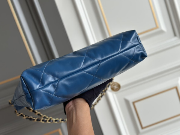 CL 22 SMALL HANDBAG