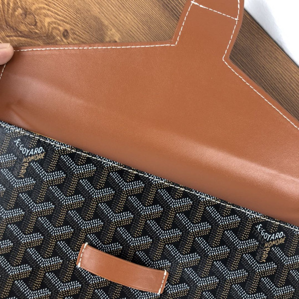 Go*ard commando envelope clutch