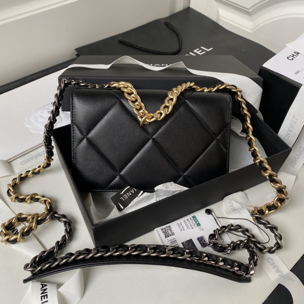 CL 19 WALLET ON CHAIN