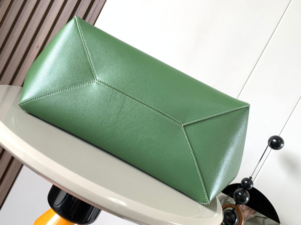 LOEWE Puzzle Fold Tote in shiny calfskin
