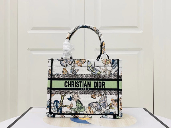 small D*or book tote