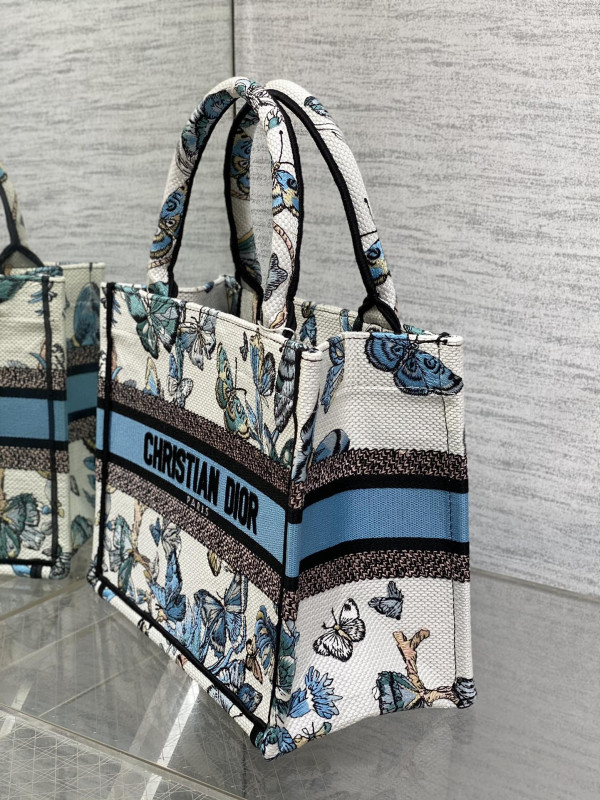 small D*or book tote
