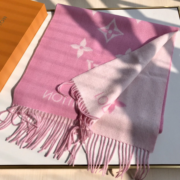 l**is V*t*n reykjavik scarf