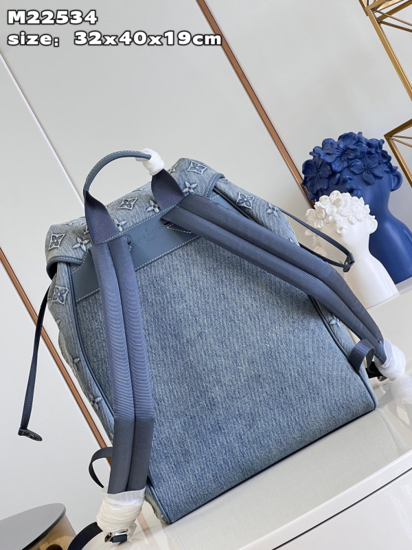 l**is V*t*n montsouris backpack