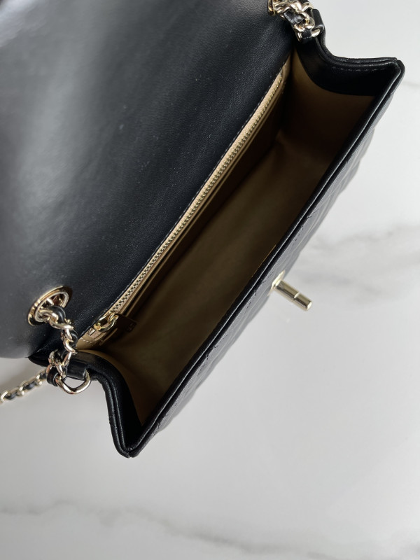 CL FLAP BAG