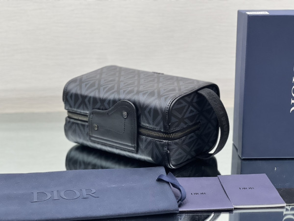 D*or lingot toiletry bag