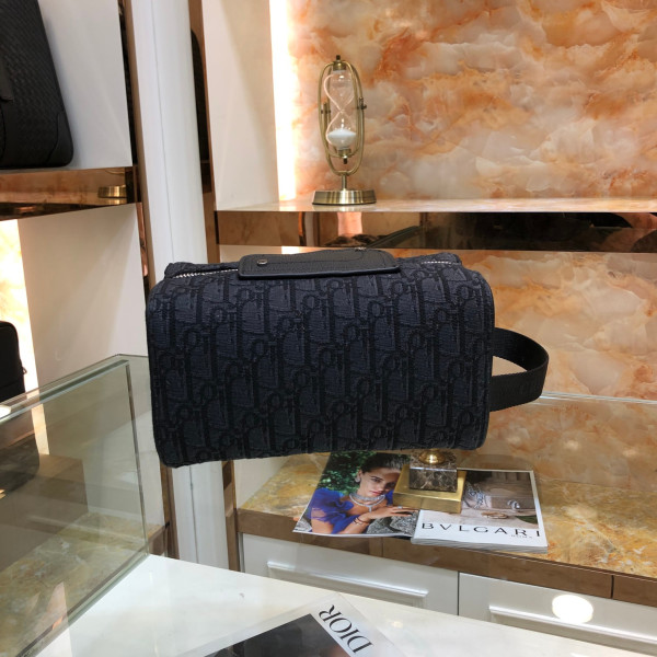D*or lingot toiletry bag