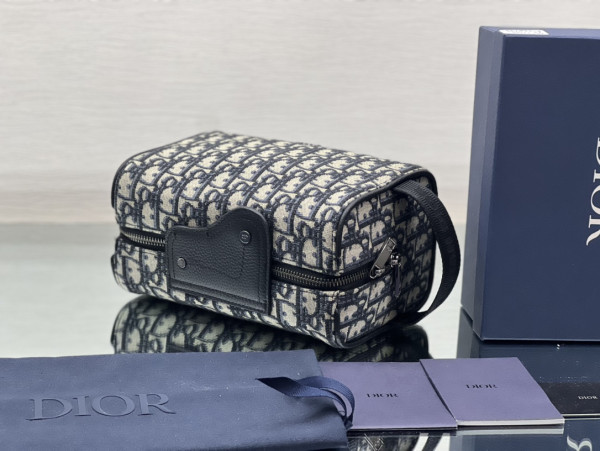 D*or lingot toiletry bag
