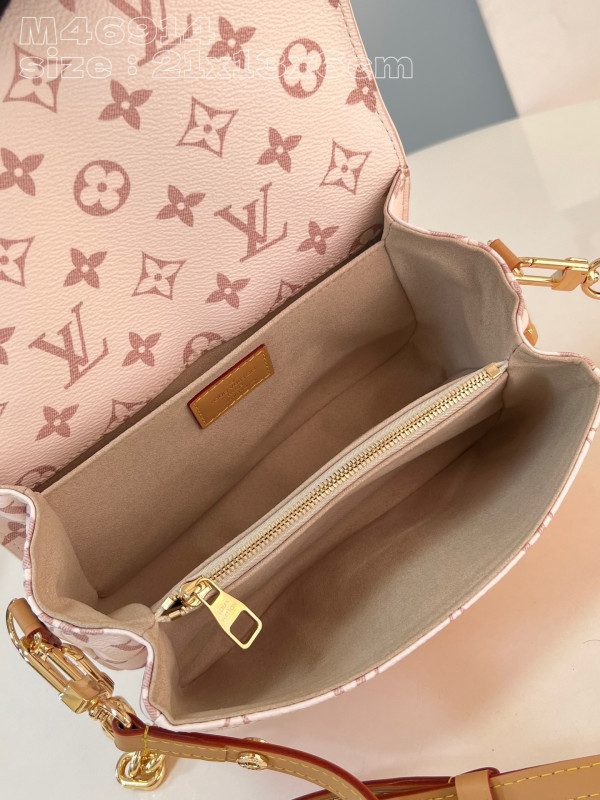 l**is V*t*n pochette metis east west