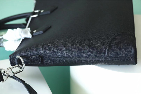 l**is V*t*n slim nv briefcase