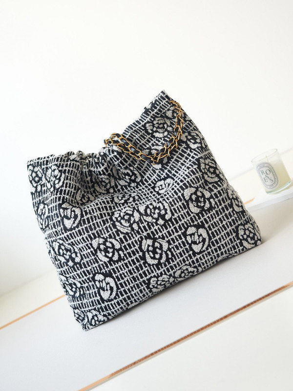 CL 22 HANDBAG