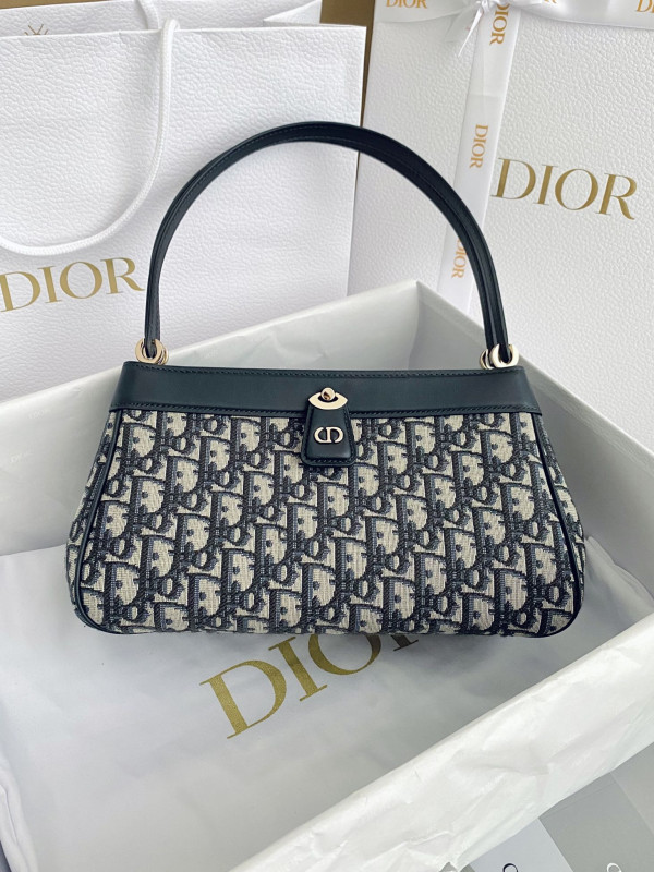 D*or key bag
