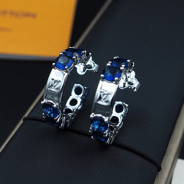 l**is V*t*n earrings