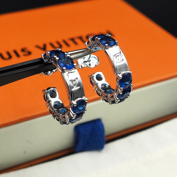 l**is V*t*n earrings