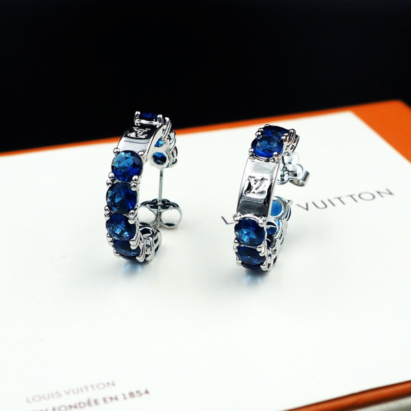 l**is V*t*n earrings
