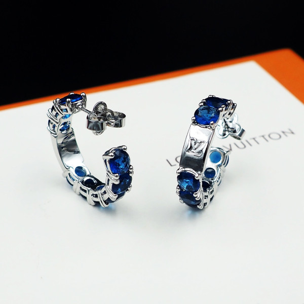 l**is V*t*n earrings
