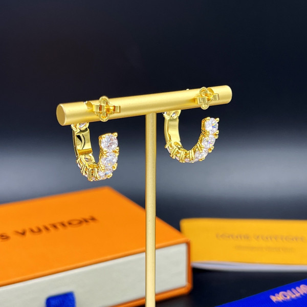 l**is V*t*n earrings