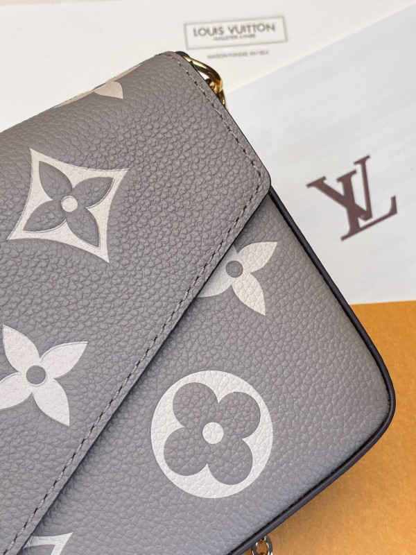 l**is V*t*n pochette fÉlicie