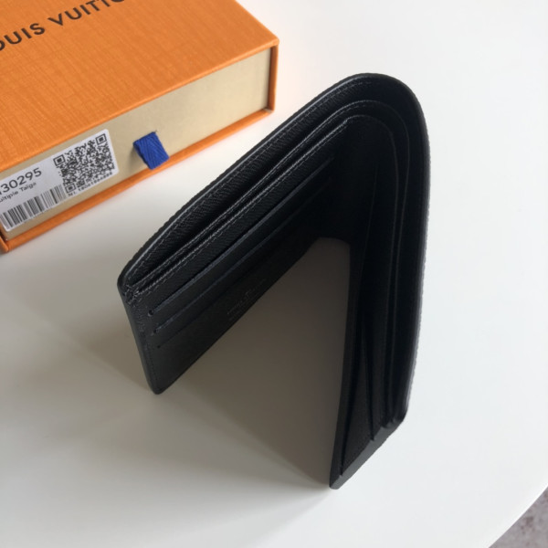 l**is V*t*n multiple wallet