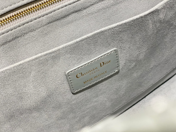 medium D*or book tote-36.5*28*17.5cm
