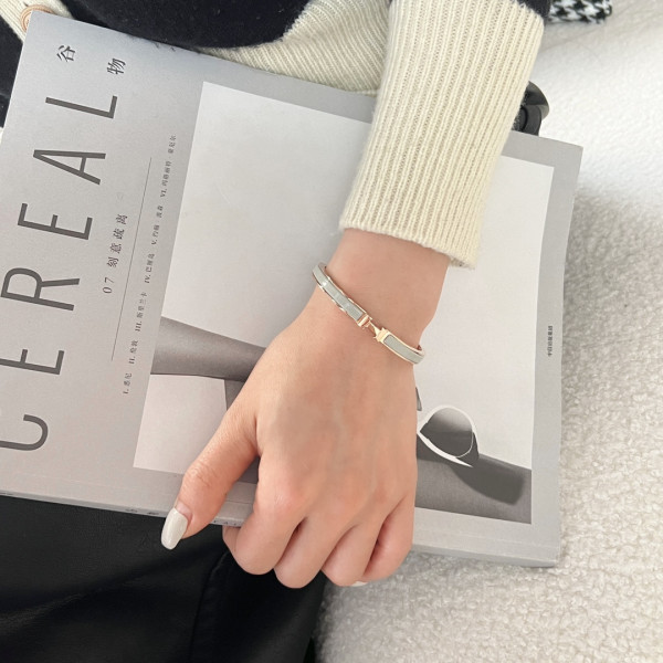 H**mes bracelet