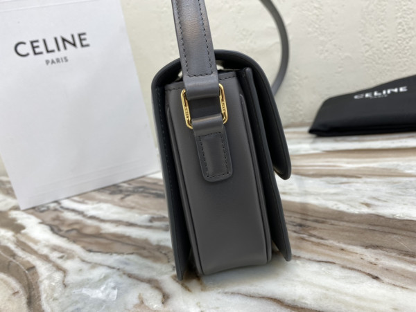 Ce**e teen triomphe bag