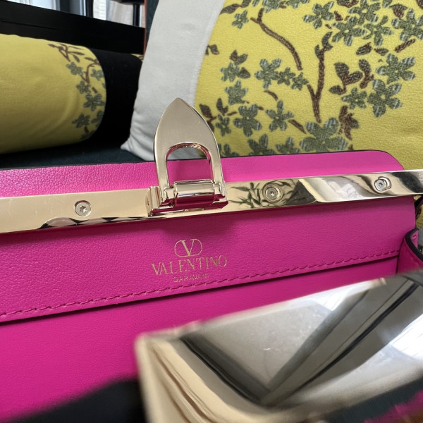 VALENTINO ROCKSTUD CALFSKIN CLUTCH