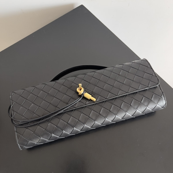 Bo*te*ga ve*ne*ta long clutch andiamo with handle