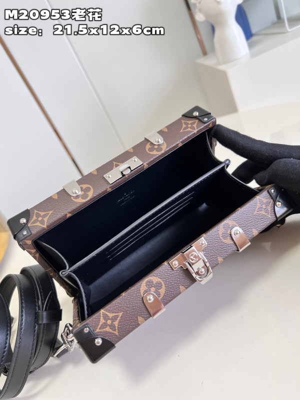 l**is V*t*n neo wallet trunk