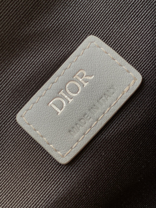 D*or hit the road sling bag