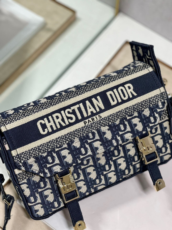 D*or oblique D*orcamp messenger bag