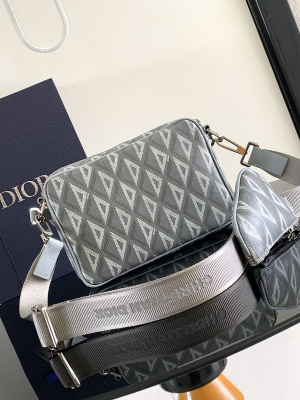 D*or saddle triple pouch