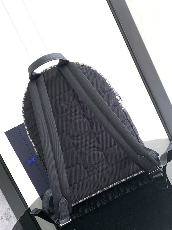 D*or 8 backpack