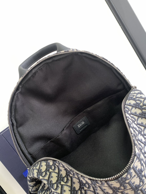 D*or 8 backpack