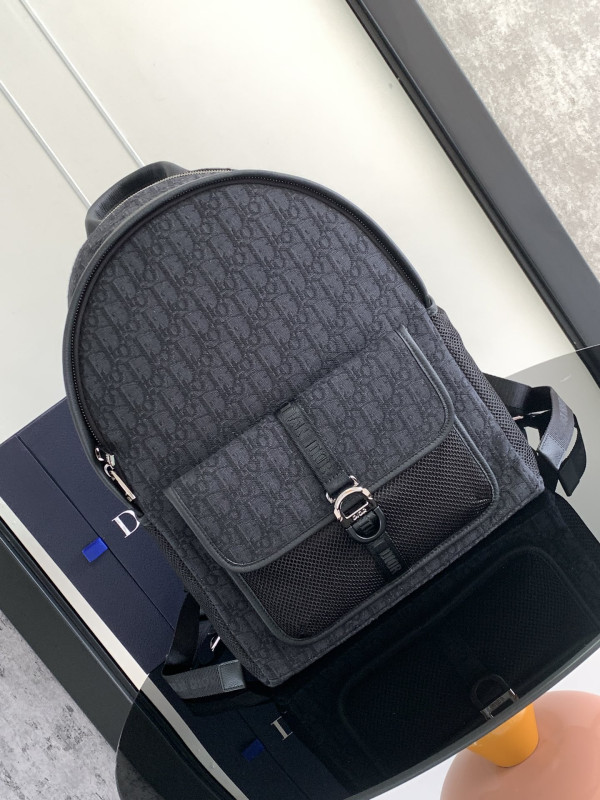 D*or 8 backpack