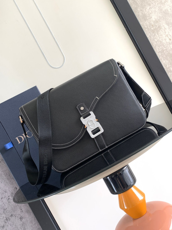 D*or oblique D*orcamp messenger bag