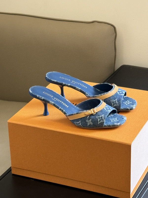 l**is V*t*n heels sandals